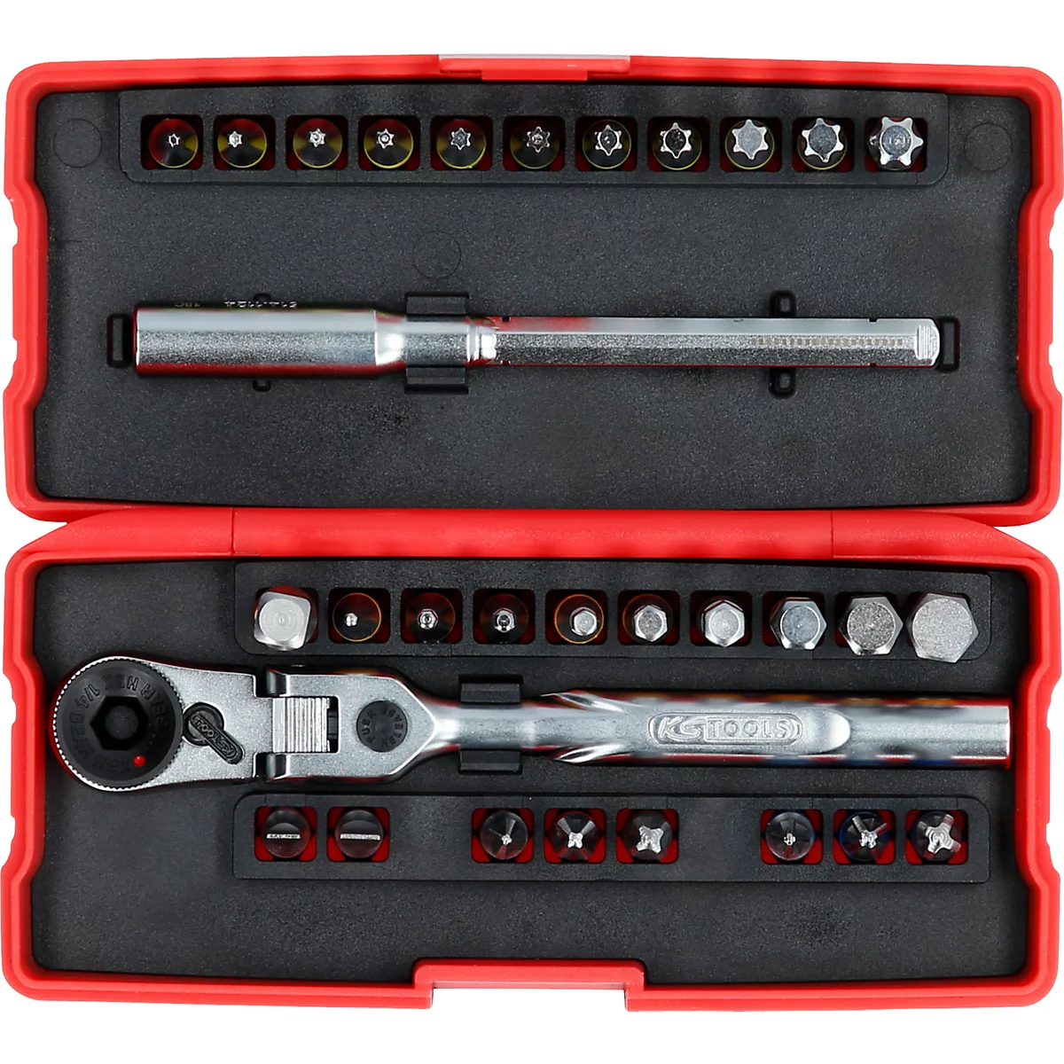 Werkzeugkasten mit Ratschen, Bits und Verlängerungen. Roter Kasten, schwarze Einlagen, Werkzeug metallfarben.